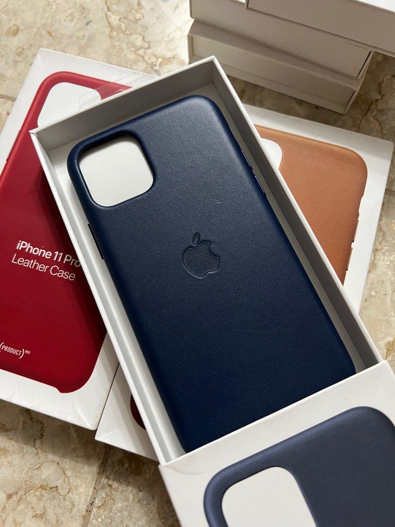 Original Apple iPhone 11 Pro Leather Case (Category: Cases & Sleeves) located in Manila. Submitted by razelysonn (Listing ID 1275211414, Image 2). Description: .