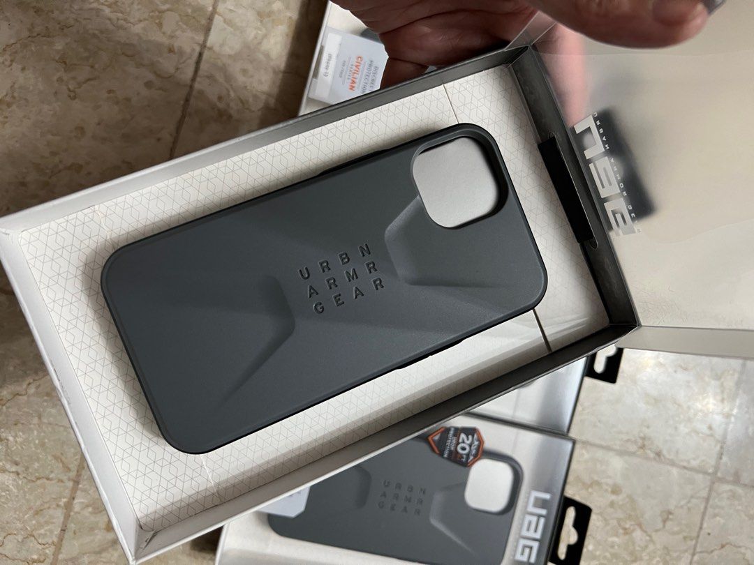 Original UAG Civilian Case for iPhone 13 (Category: Cases & Sleeves) located in Manila. Submitted by razelysonn (Listing ID 1275206954, Image 3). Description: Pm me, available ~ .