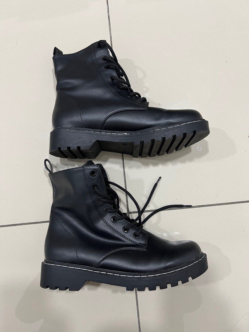 Divided hotsell black boots