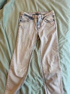 (Category: ) located in . Submitted by hoarder96 (Listing ID 1275246795, Image 1). Description: .