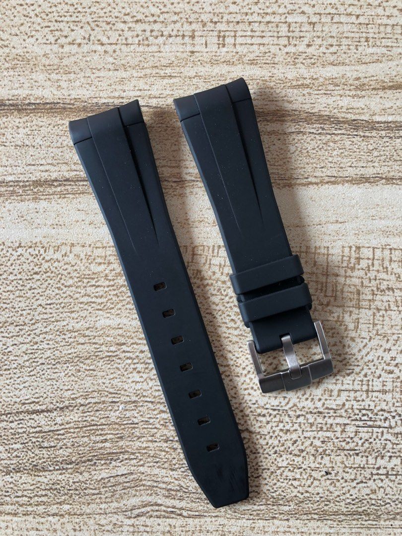 Vulcanized rubber strap outlet