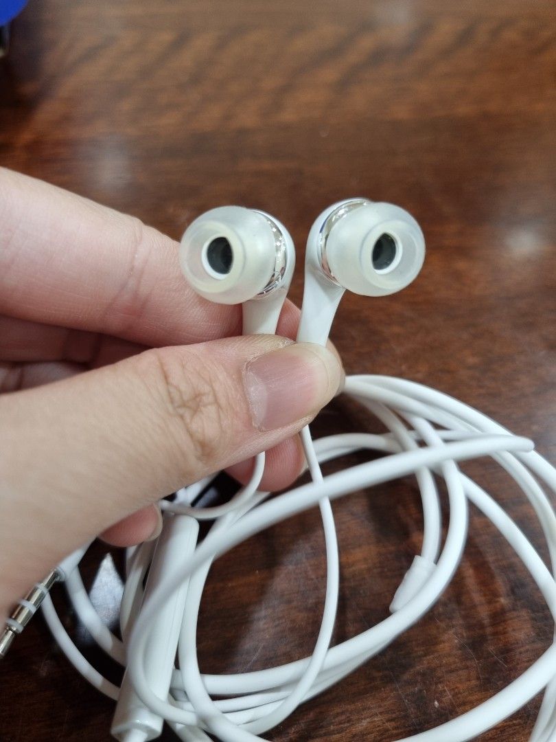 How to clean samsung earphones top