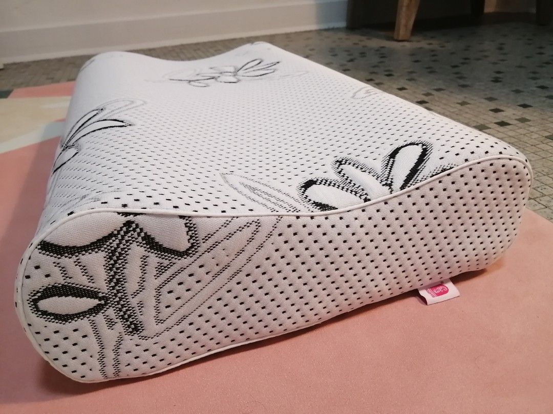 Seahorse sales foam pillow