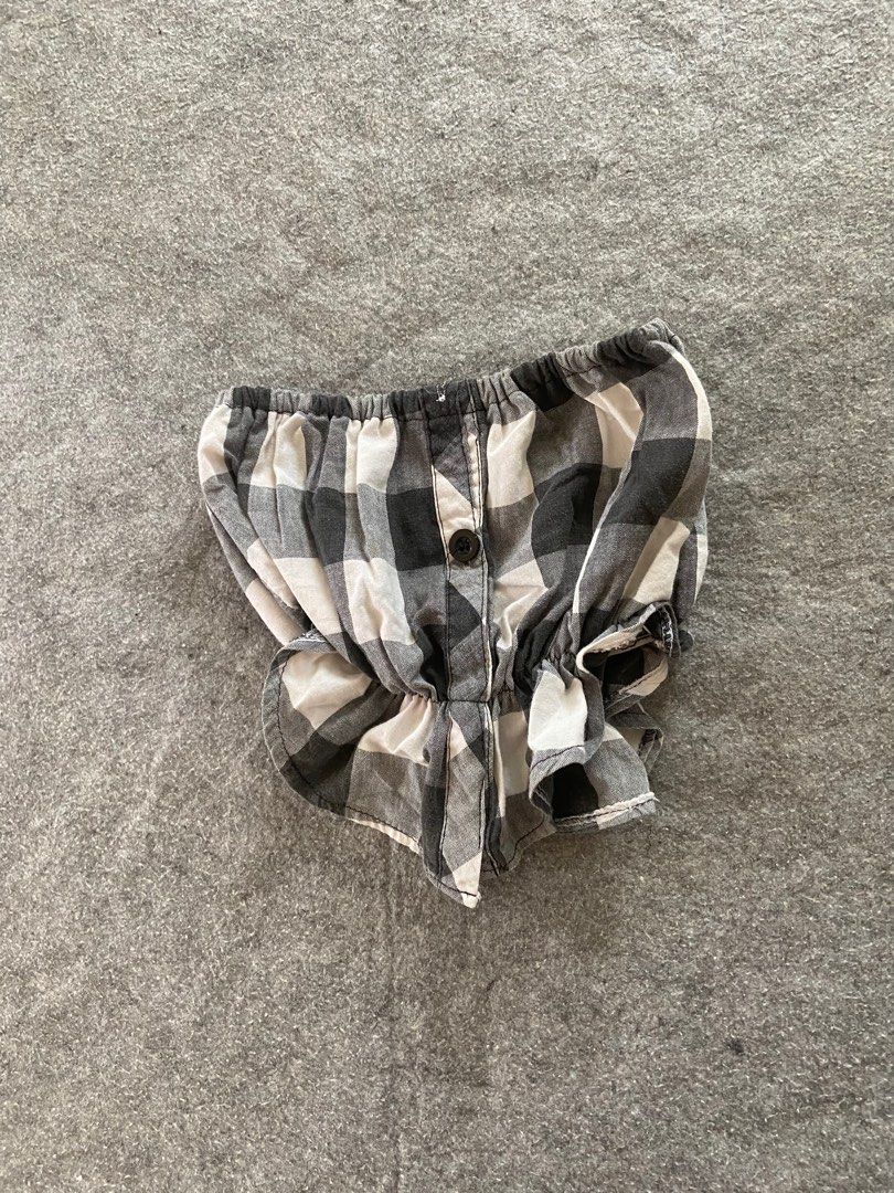stretchable stripes xs tube sleeveless (Category: Sleeveless) located in Baao. Submitted by geumja (Listing ID 1275241232, Image 1). Description: mop: gcash mod: sh0pee checkout loc: bicol.