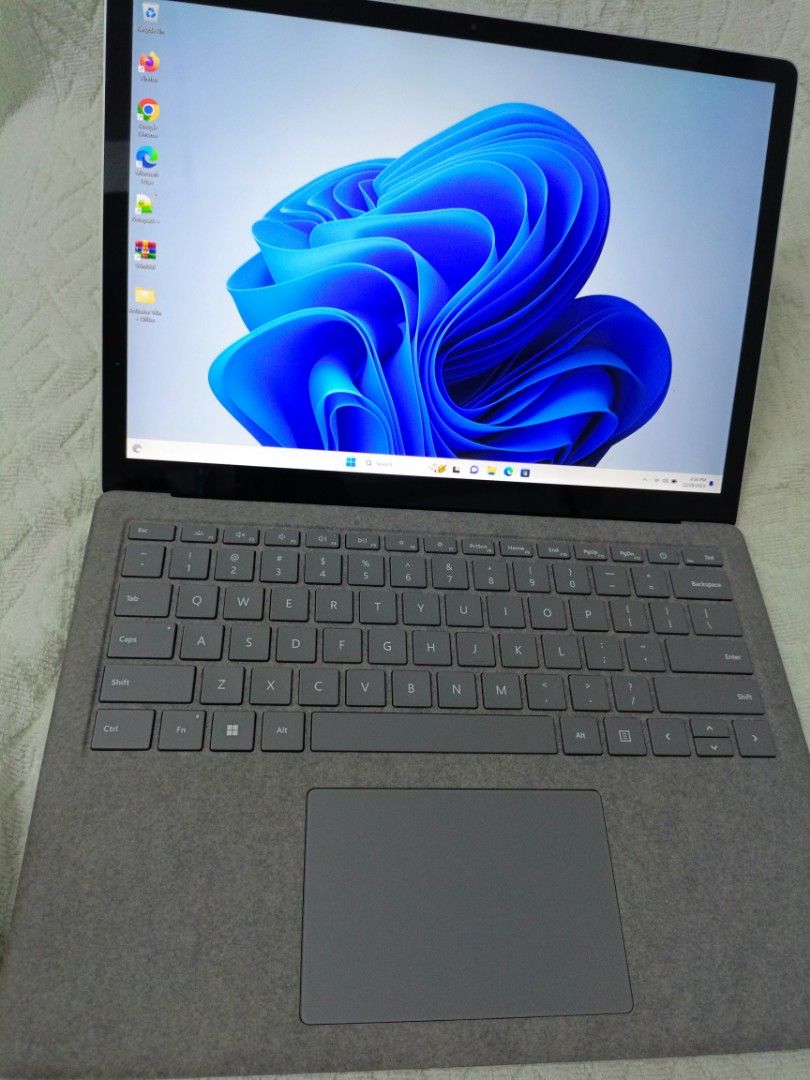 Surface laptop 3 #intel core i7/10 generation #Ram 16 GB with 256