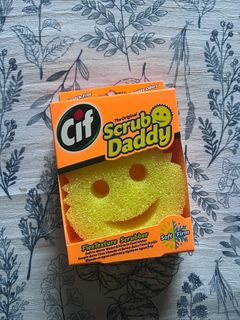 Scrub Daddy Scrub Mommy - Scratch-Free Multipurpose Dish Sponge - BPA Free  & Made with Polymer Foam - Stain & Odor Resistant Kitchen Sponge (1 Count)