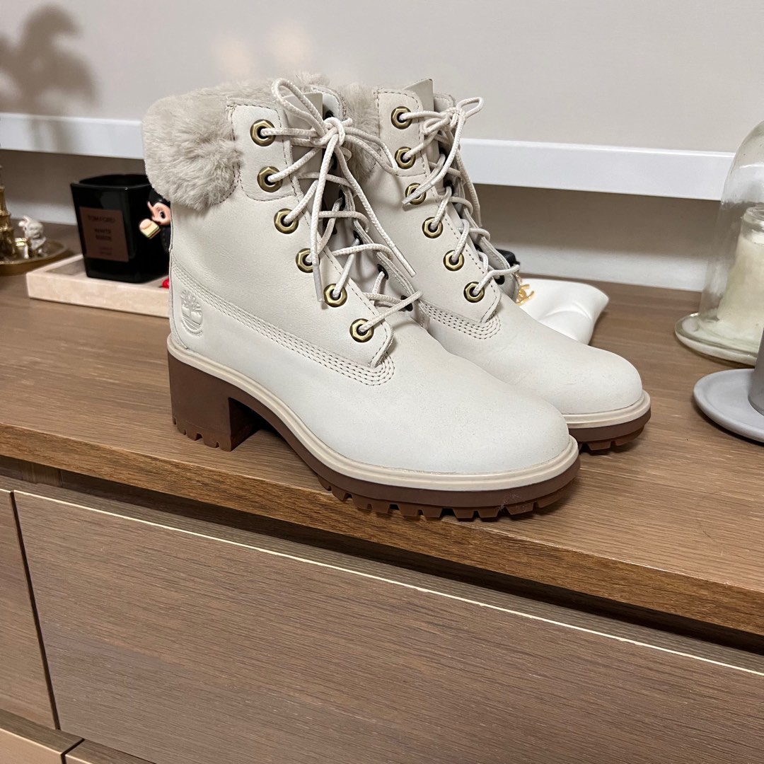 White timberlands hotsell with fur