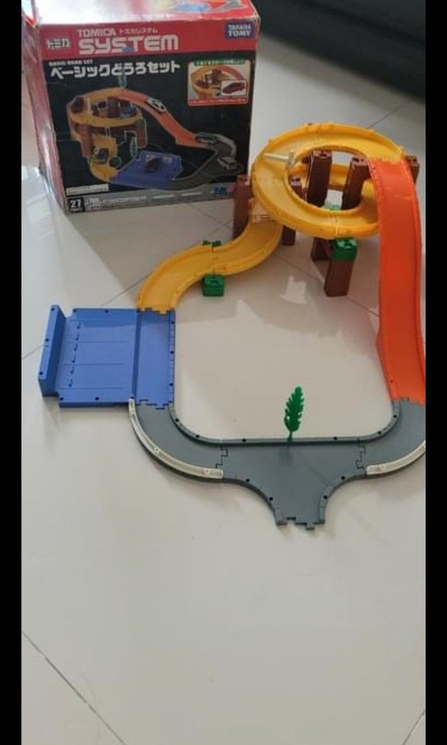 Tomica Takara Tomy car track, small crack, still usable, Hobbies - Main Image