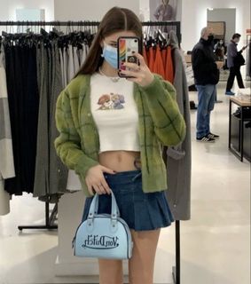 （分類：）位於 。 由 thriftstore_2020 提交（商品編號 1275302099，圖片 1）。簡介： 。