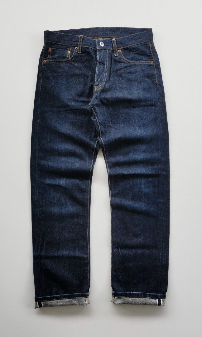 Levis vs best sale uniqlo