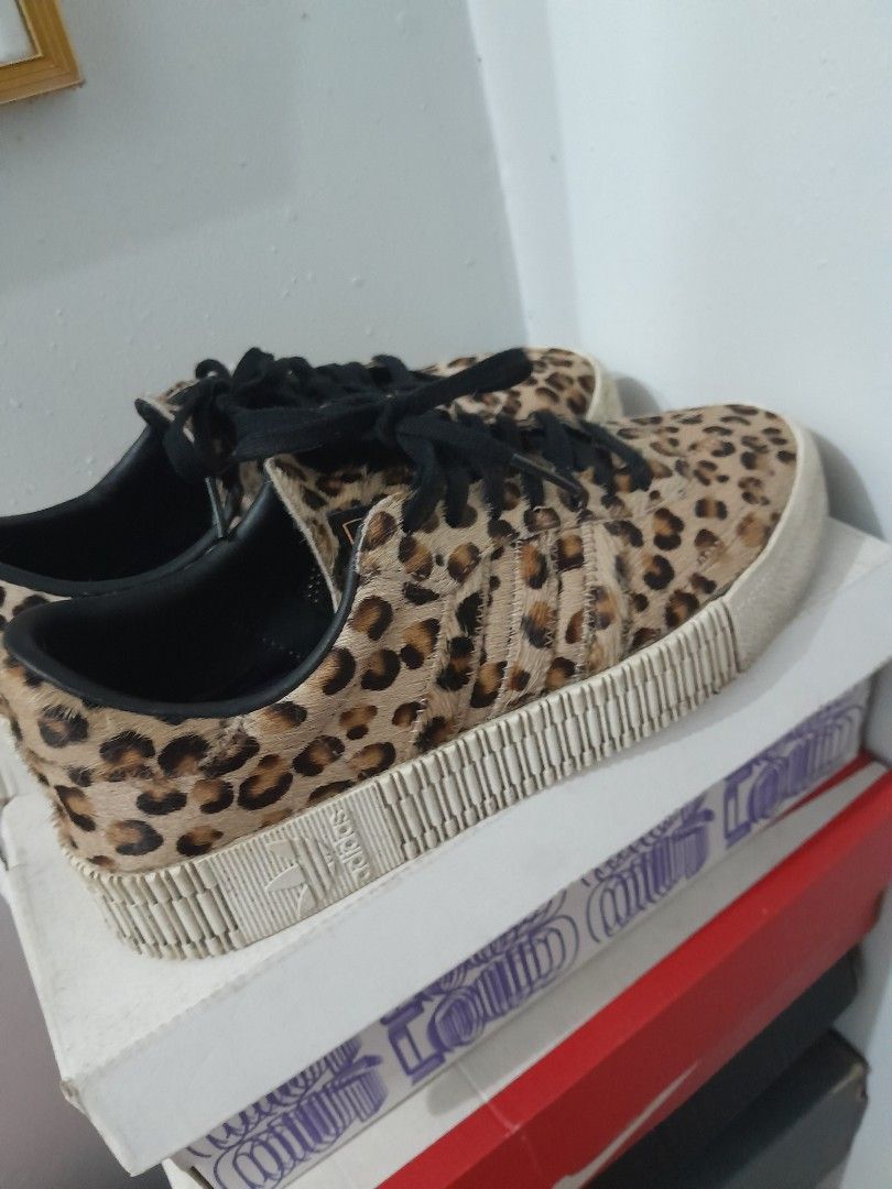 Adidas originals outloud samba online rose trainers in leopard print