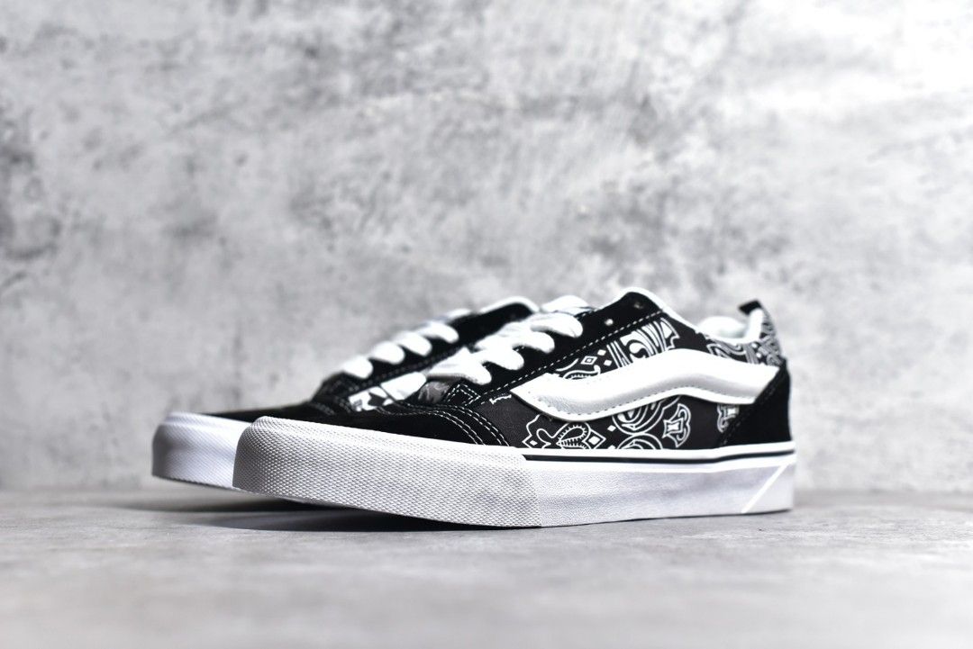Vans Classics Knu Skool Black White shoes
