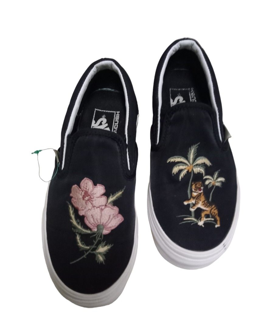 Vans slip on sukajan clearance