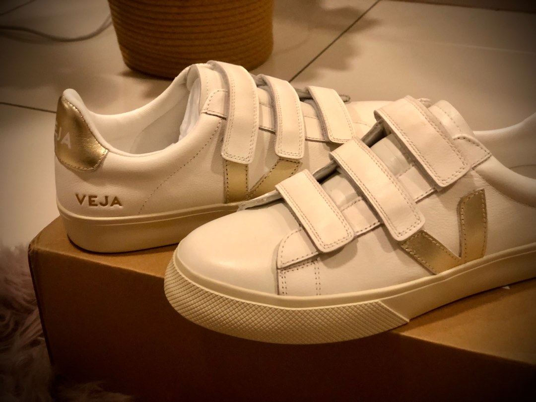 Veja 3 2025 lock gold