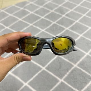 Inexpensive hotsell oakley sunglasses
