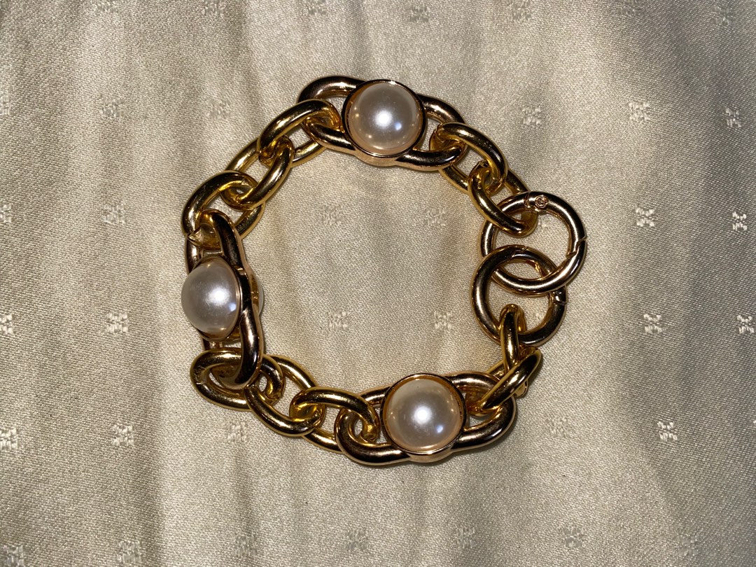 VINTAGE COSTUME PEARL BRACELET, Women's Fashion, Jewelry & Organizers, Bracelets on Carousell
