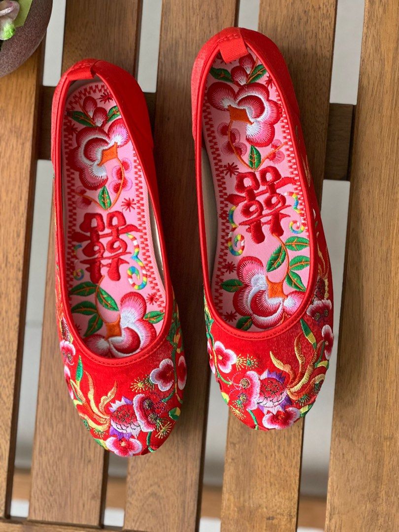 Chinese embroidered new arrivals shoes