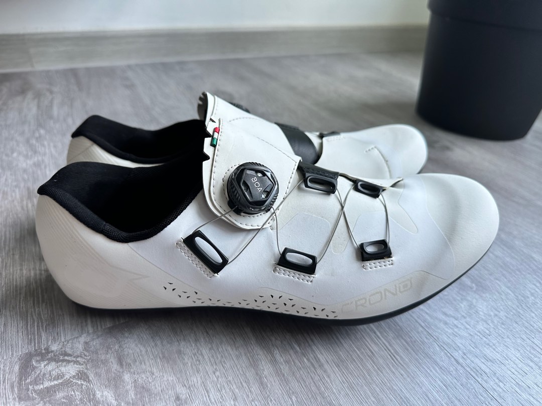 White Crono Road Cycling shoes size 45 Sports Equipment Other