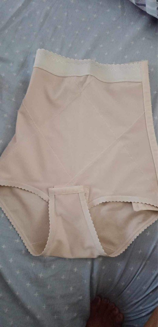 Wink postpartum binder medium, Babies & Kids, Maternity Care on Carousell