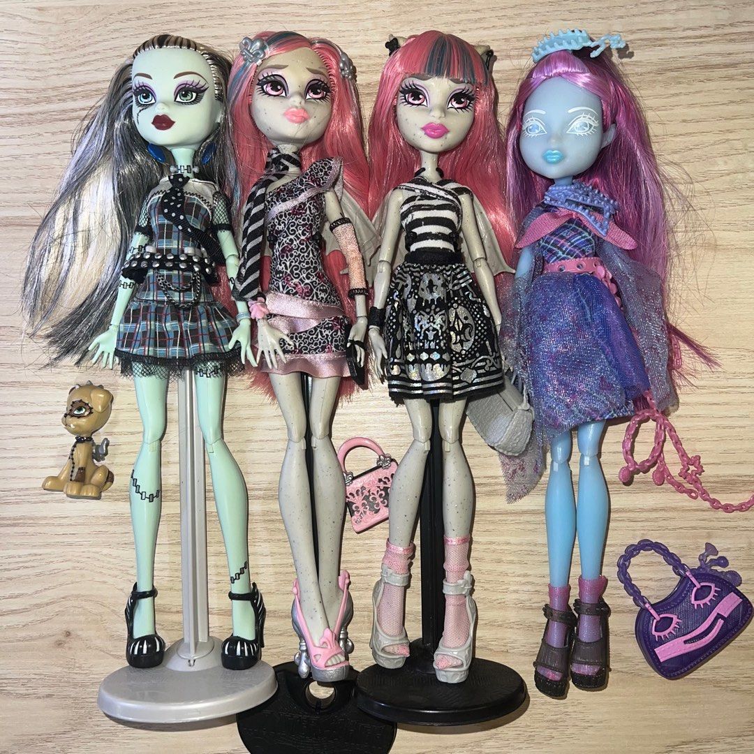 WTS monster high dolls for sale