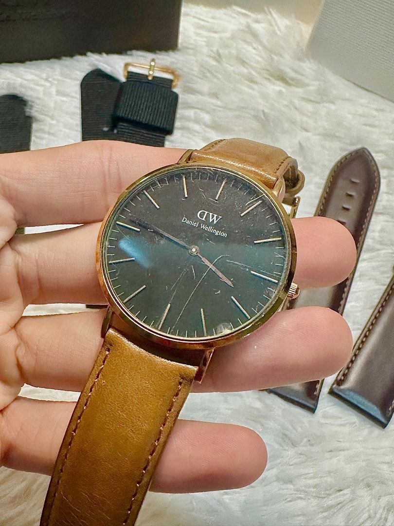 Dw watch on hand on sale