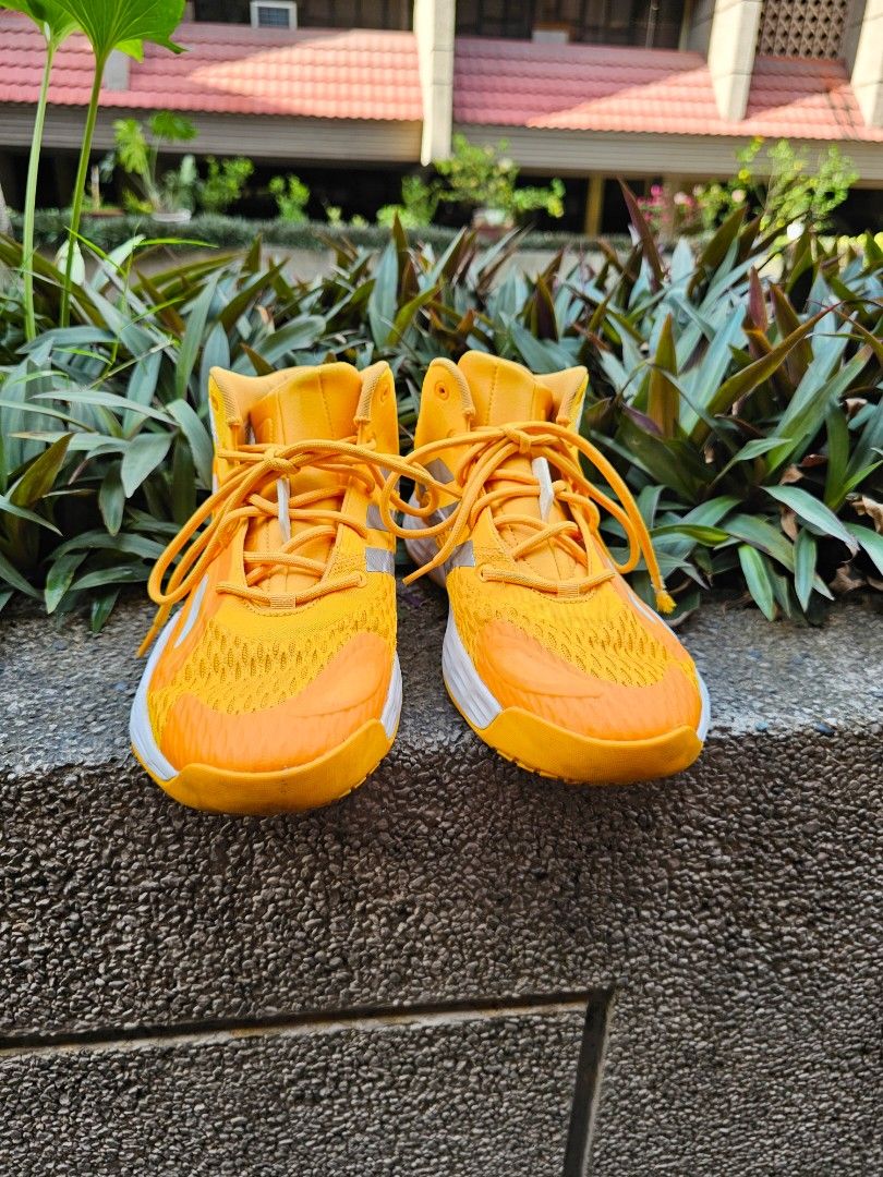 Adidas us shop 9.5 yellow