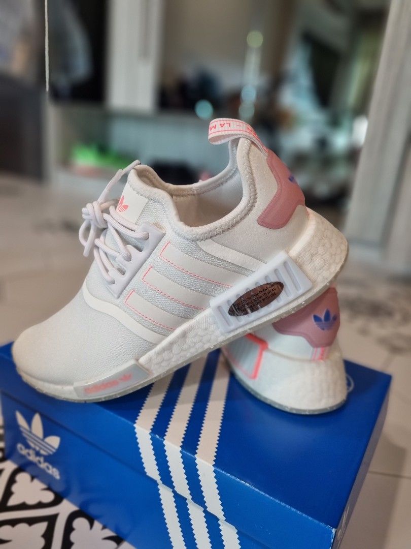 White and pink outlet nmd r1
