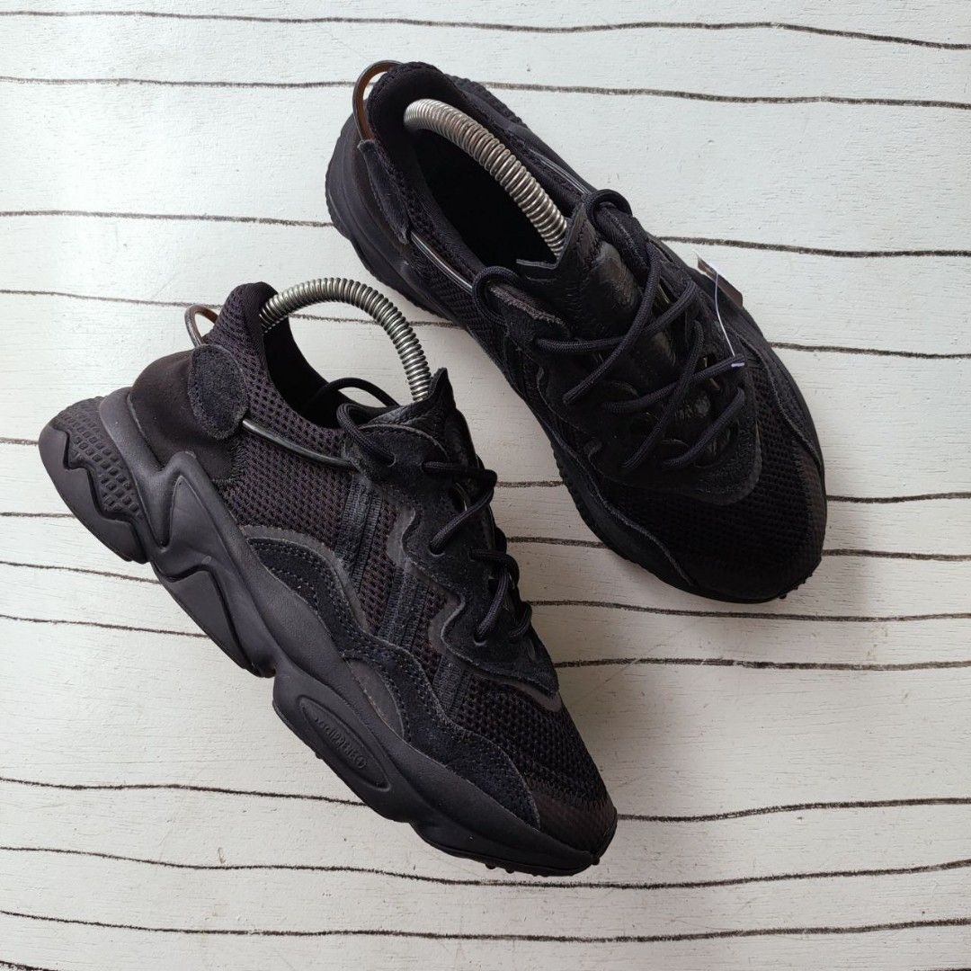 Ozweego deals black womens