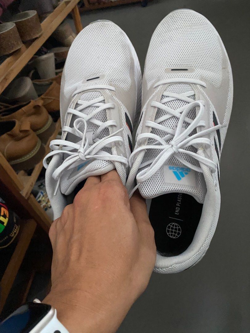 White runfalcon hotsell shoes