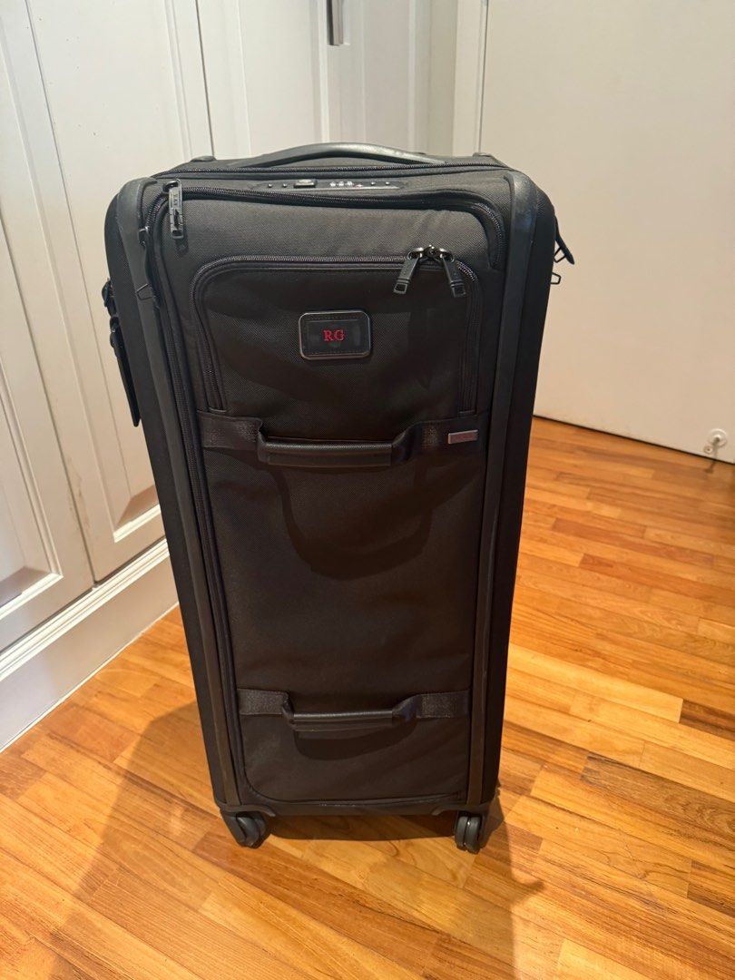 Alpha Tall Duffel Packing Case 4 Wheel Ori Price RM8k Hobbies
