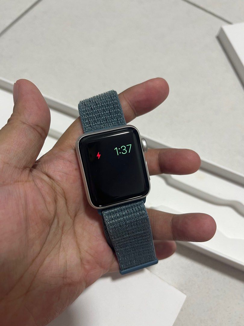 Apple watch series hotsell 3 white sport band