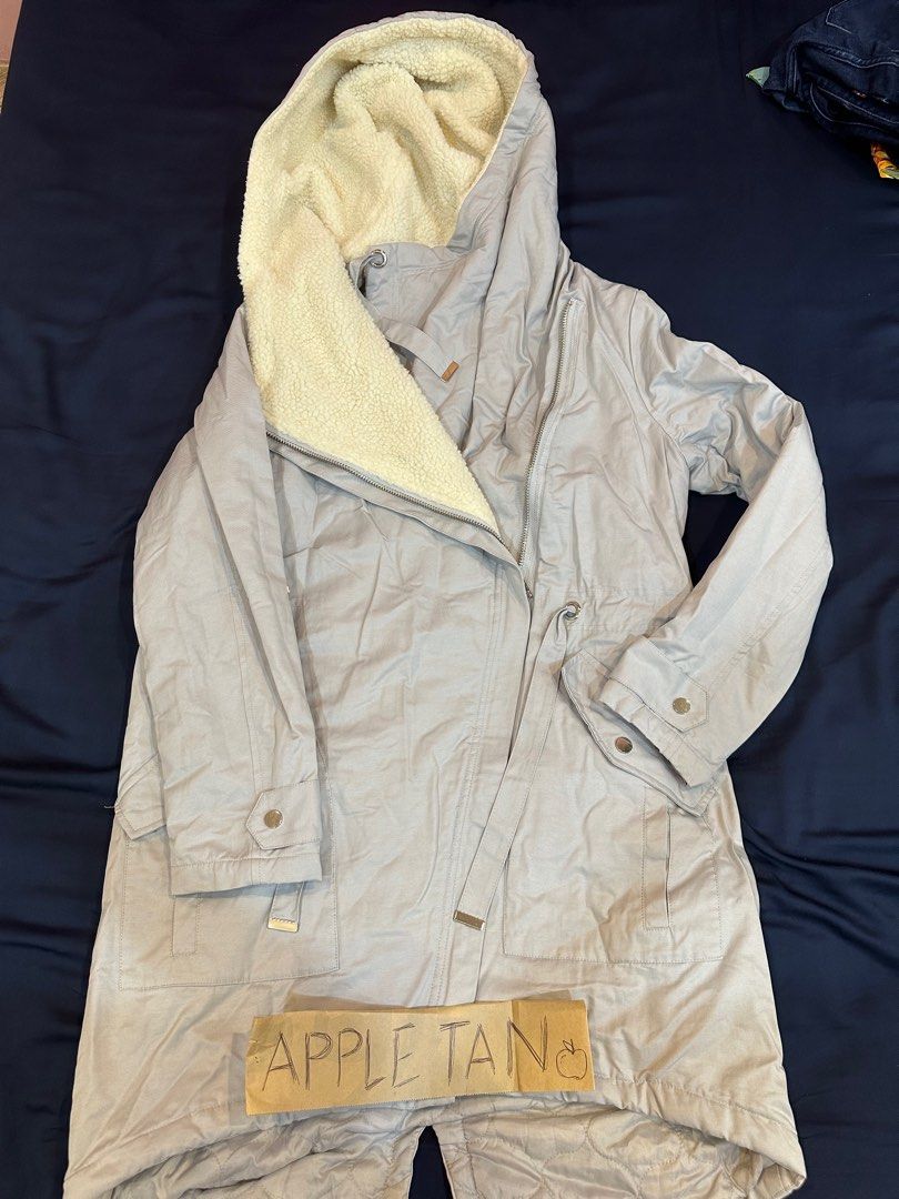 ASOS Winter Parka (Category: Coats, Jackets and Outerwear) located in Paranaque City. Submitted by applemt (Listing ID 1275488351, Image 1). Description: ASOS winter parka. Size US8 / UK12 - PHP 1000 Buyer pays for shipping, can meet up in Paranaque area only MOP: Gcash #2024declutter -Best for big-boned girls like me 😊 -Waterfall neckline, can be styled in many ways! -Quilted lining inside, super warm -Big pockets!!! -Unique piece, and worn onc