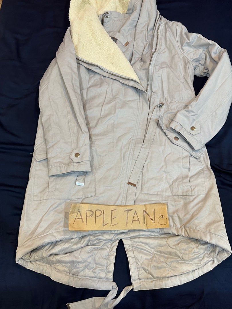 ASOS Winter Parka (Category: Coats, Jackets and Outerwear) located in Paranaque City. Submitted by applemt (Listing ID 1275488351, Image 2). Description: ASOS winter parka. Size US8 / UK12 - PHP 1000 Buyer pays for shipping, can meet up in Paranaque area only MOP: Gcash #2024declutter -Best for big-boned girls like me 😊 -Waterfall neckline, can be styled in many ways! -Quilted lining inside, super warm -Big pockets!!! -Unique piece, and worn onc