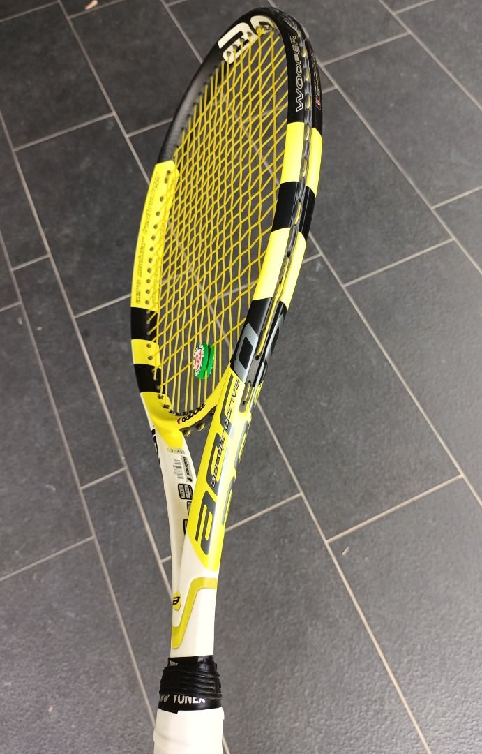 Babolat aero pro drive New set of Luxilon strings Sports