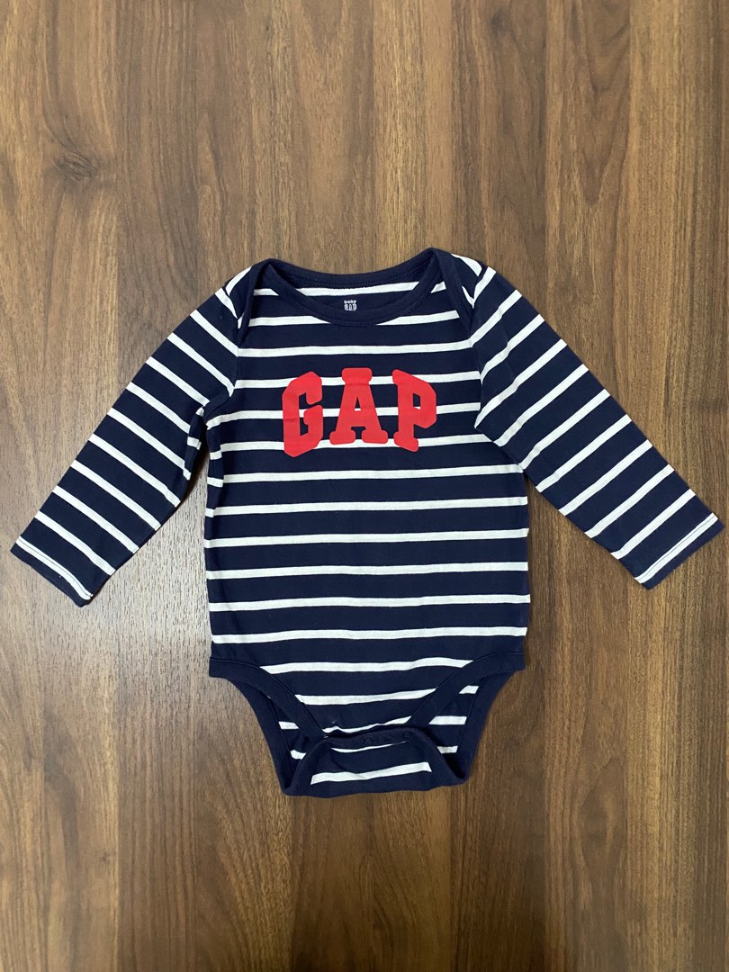 Baby gap long sleeve hotsell bodysuit