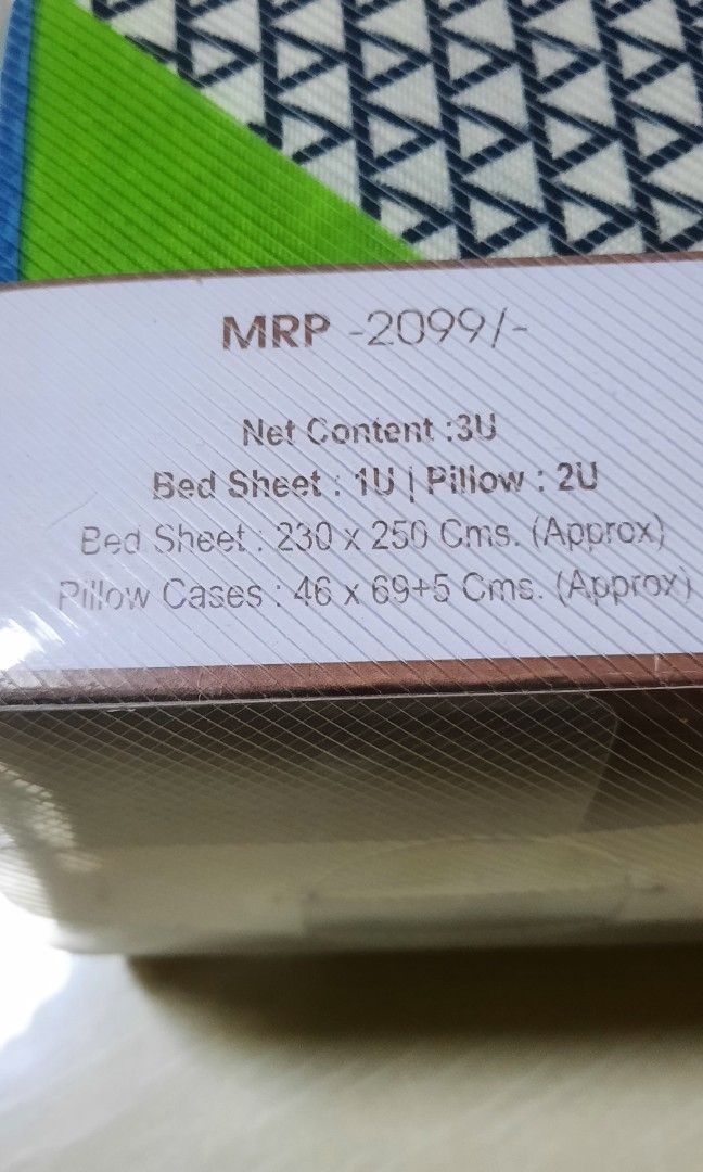 Bedsheets (Category: Bedding & Towels) located in Singapore. Submitted by radahoc12 (Listing ID 1275639198, Image 3). Description: Brand new bedsheet and two pillow cases. Nice pastel colour. Price is $15. Item is in packaging. Clearing at low cost..