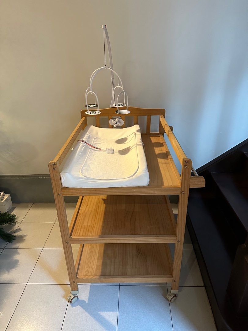 Diaper Trolley and Munchkin Mat, Babies & Kids, Bathing & Changing, Changing Mats