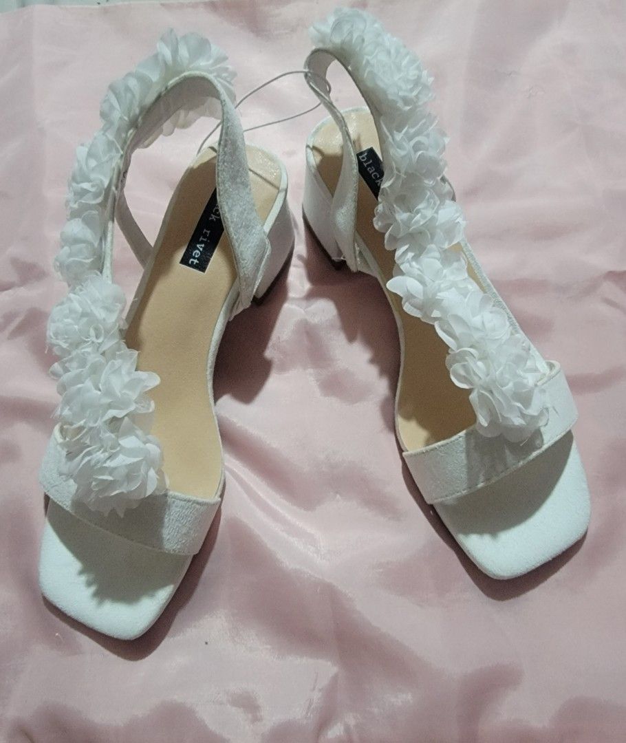 Black rivet 2025 sandals