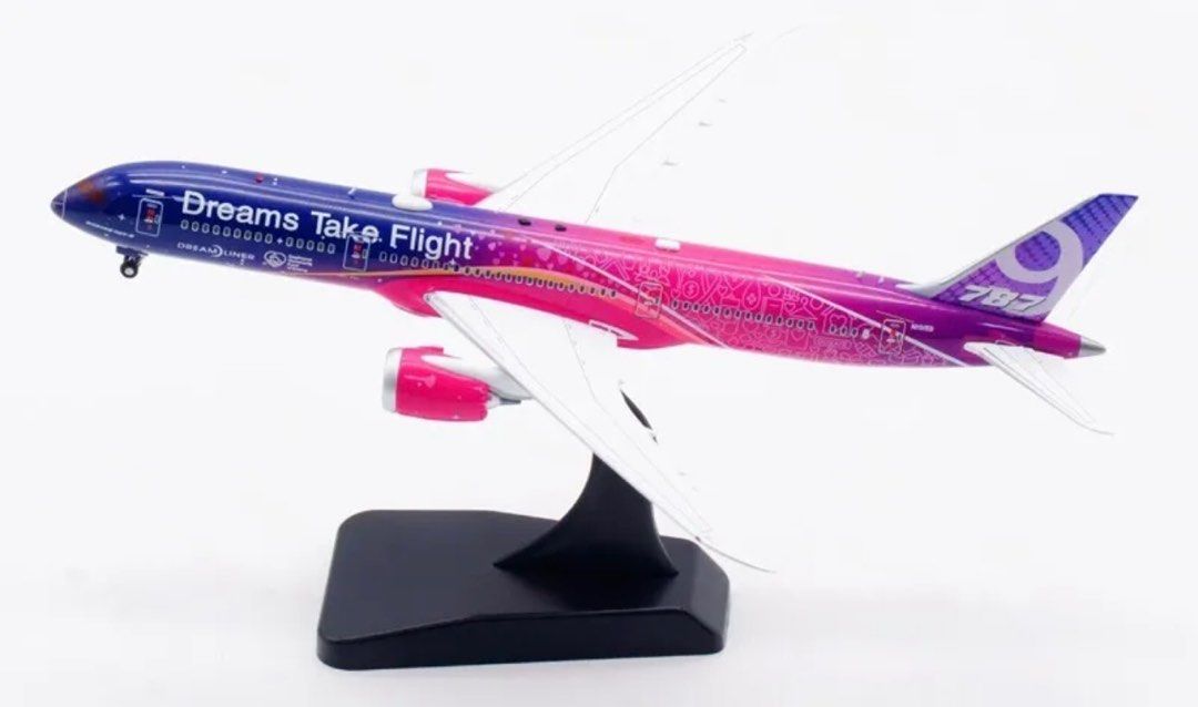 愛用 Boeing 787-9 Dreams Take Flight 1:400, Hobbies & Toys 航空機・ヘリコプター