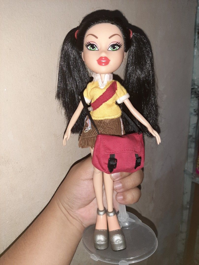 Bratz jade (Category: Kids Toys) located in Angeles City. Submitted by rgde_gd (Listing ID 1275515266, Image 1). Description: bratz jade random outfit.