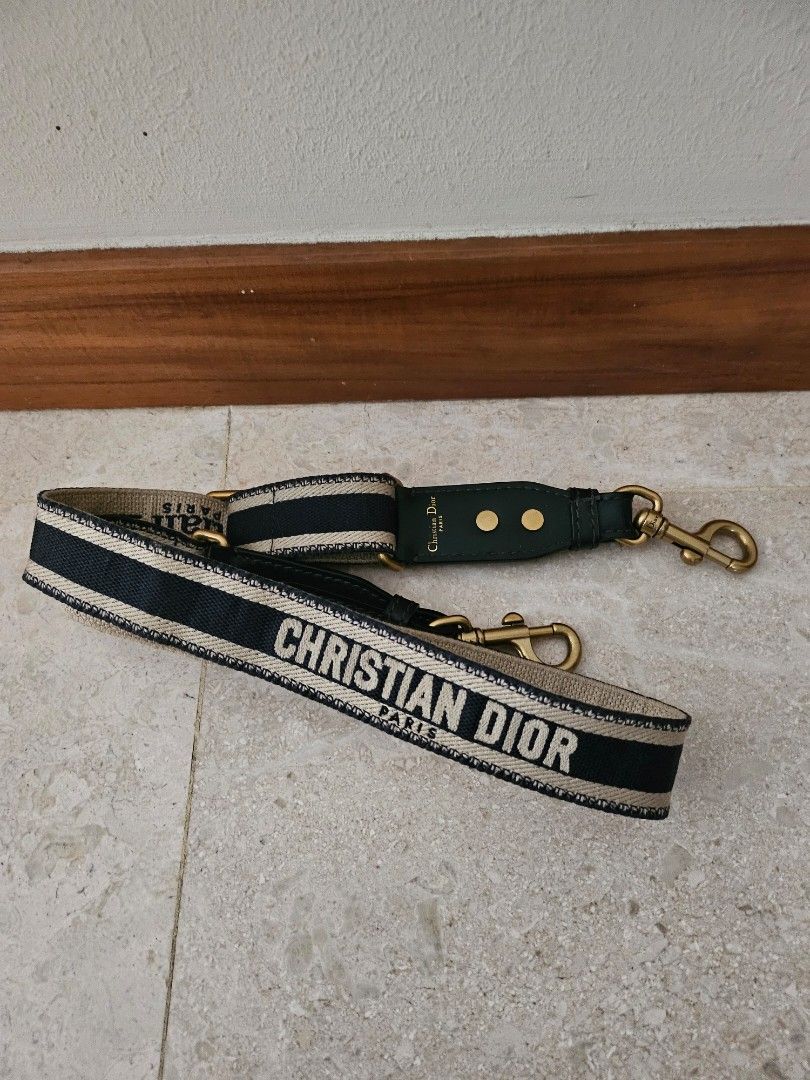 Adjustable top bag strap