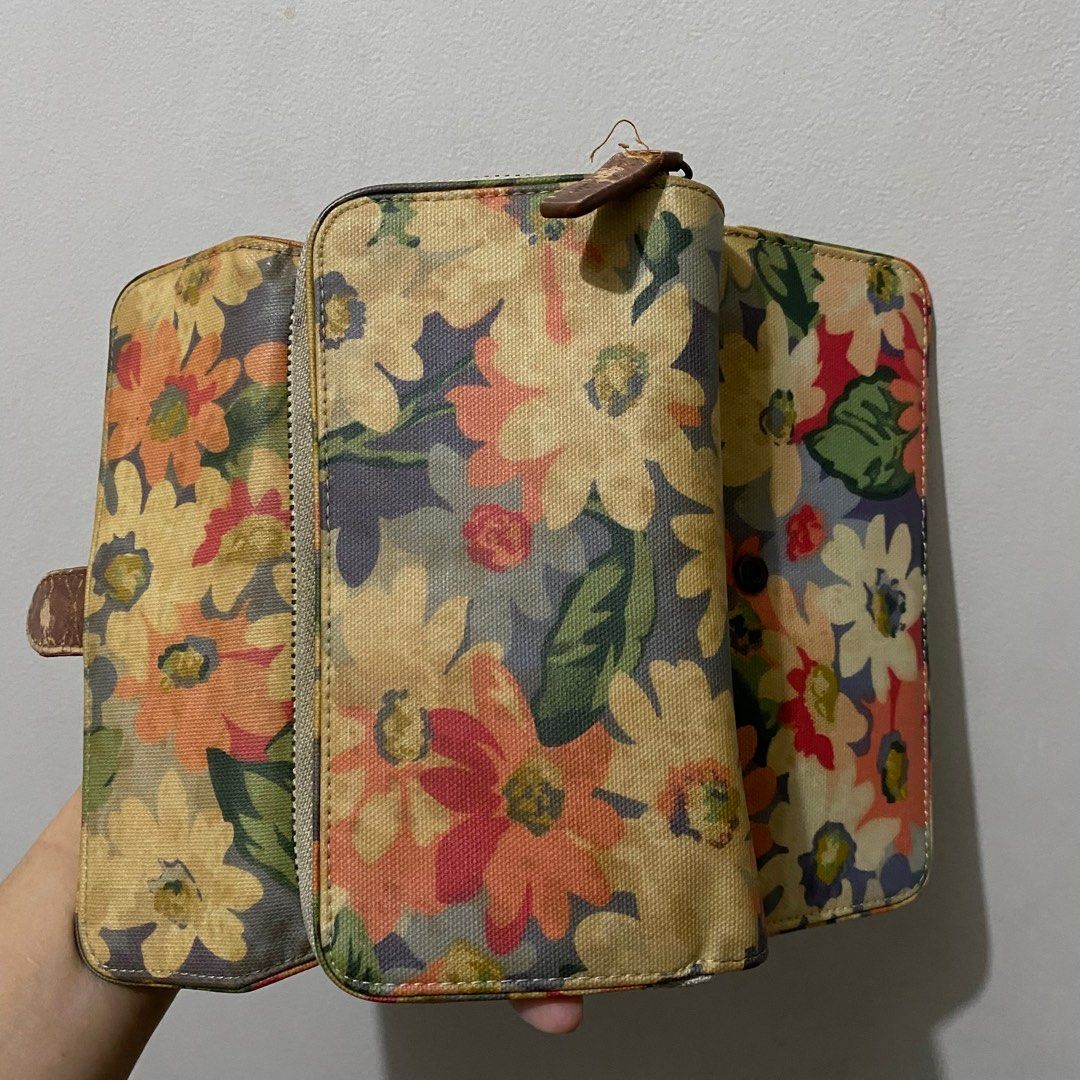 Cath Kidston Wallet (Category: Wallets & Card holders) located in Quezon City. Submitted by mcsvr (Listing ID 1275580903, Image 3). Description: .
