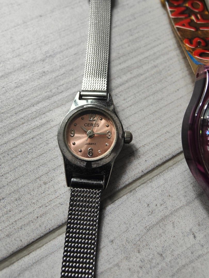 Cheap quartz hotsell watch