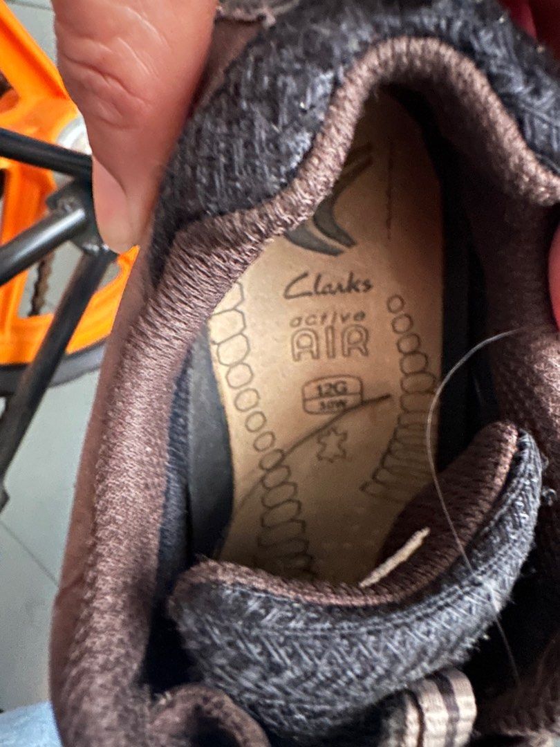 Clarks boys size 27 need to glue the bottom Babies Kids