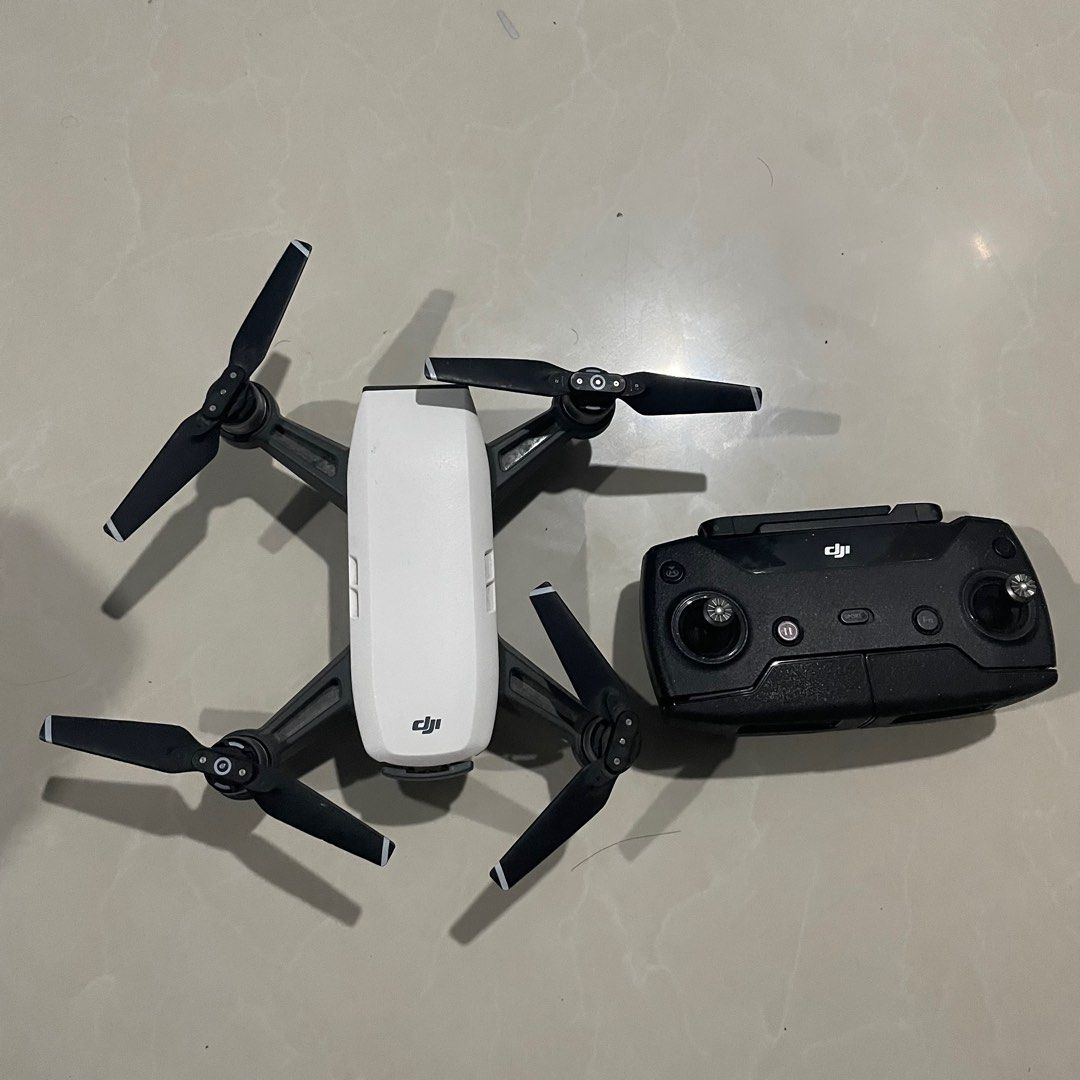 DJI SPARK QUADCOPTER DRONE GL100A