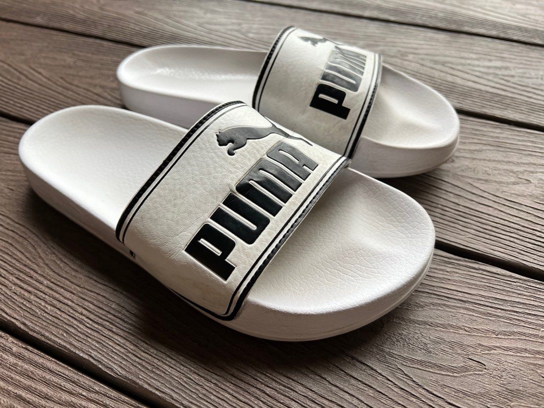 Do not miss out on this PUMA white slippers