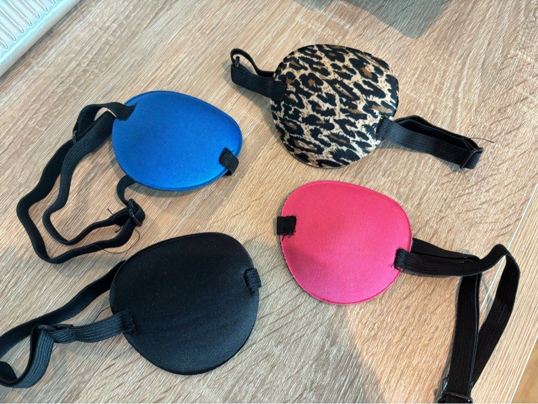 Eye patch (Category: Vision Care) located in Singapore. Submitted by lilywinlee (Listing ID 1275504267, Image 1). Description: $5 each Black and blue already sold.