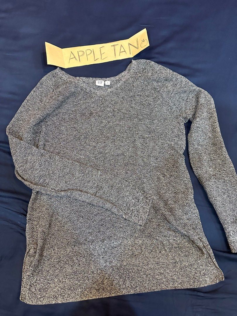 GAP Sweater - Medium (Category: Longsleeves) located in Paranaque City. Submitted by applemt (Listing ID 1275638030, Image 1). Description: .