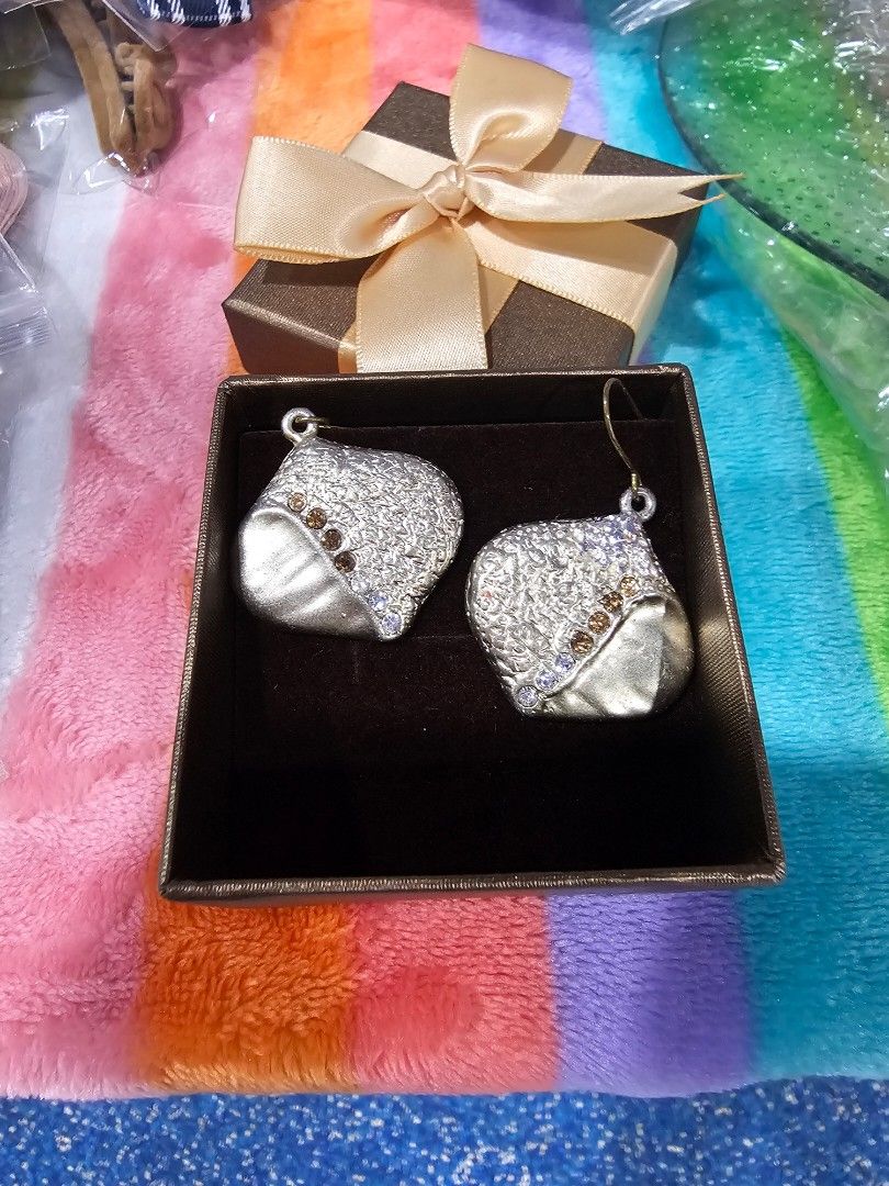 Chicos earrings top