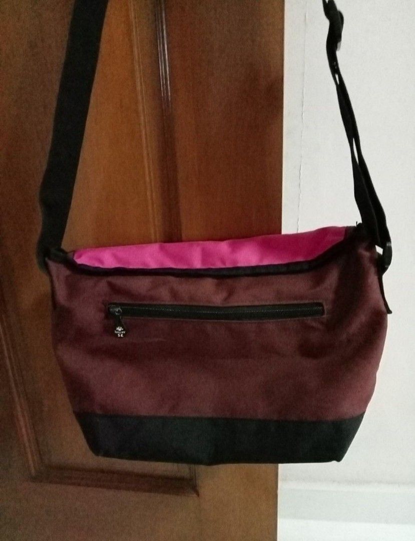 Hayrer Sling Bag Women s Fashion Bags Wallets Cross body Bags on Carousell